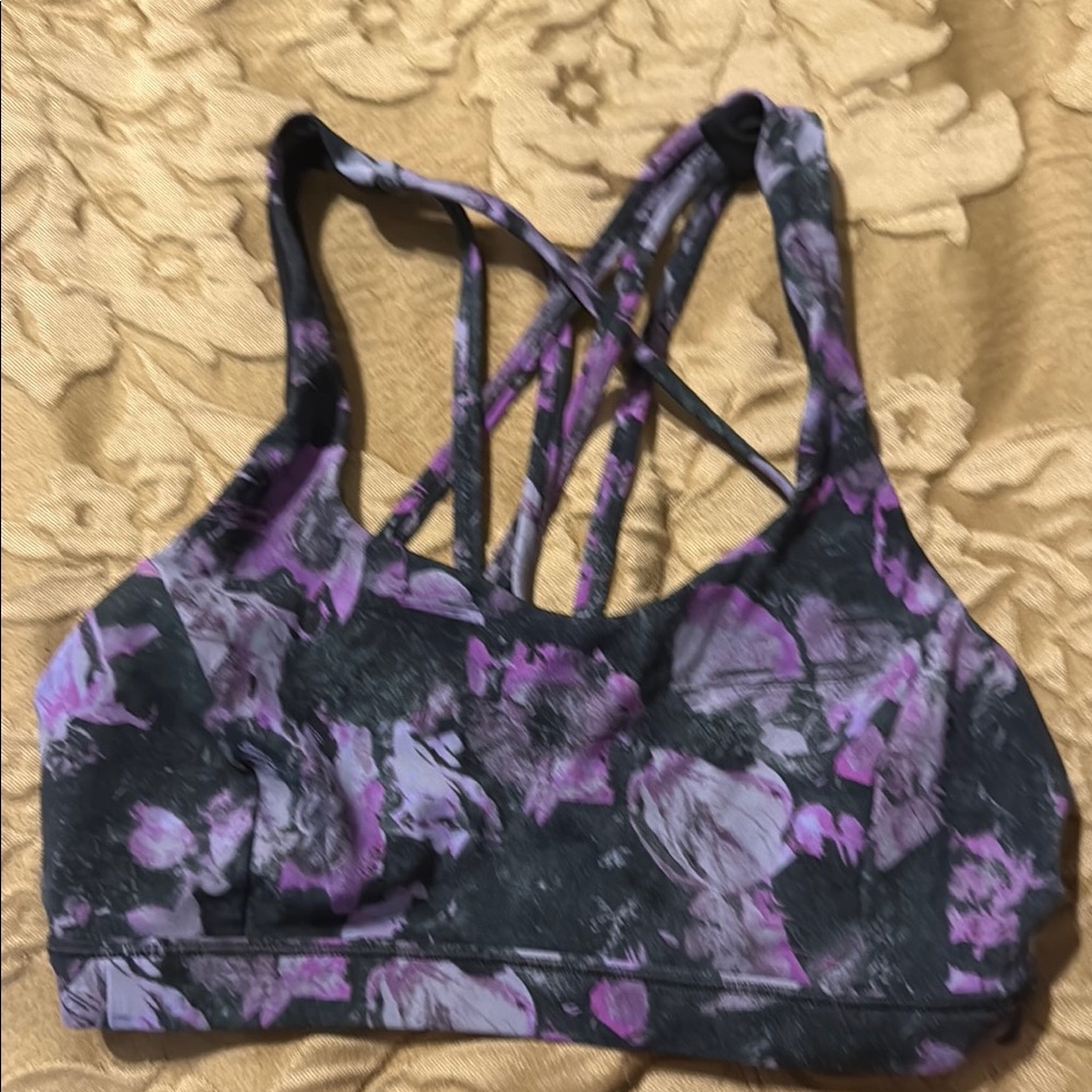 Lululemon sports bra